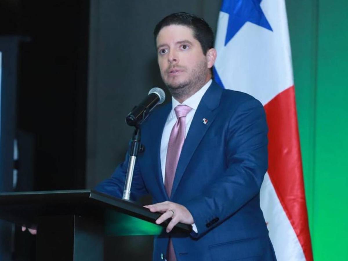 Ministro de Comercio e Industrias de Panamá presenta su renuncia