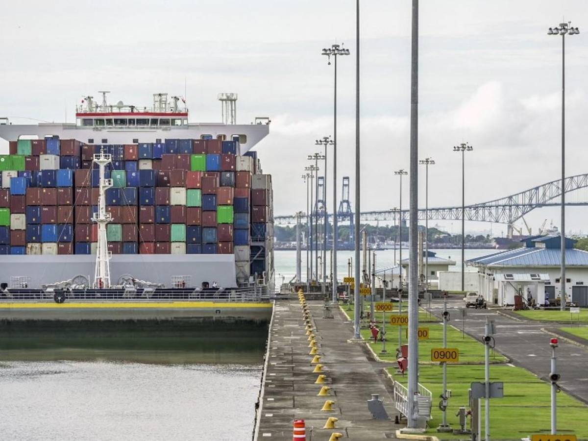 Canal de Panamá reducirá cruce de buques desde el viernes por la sequía