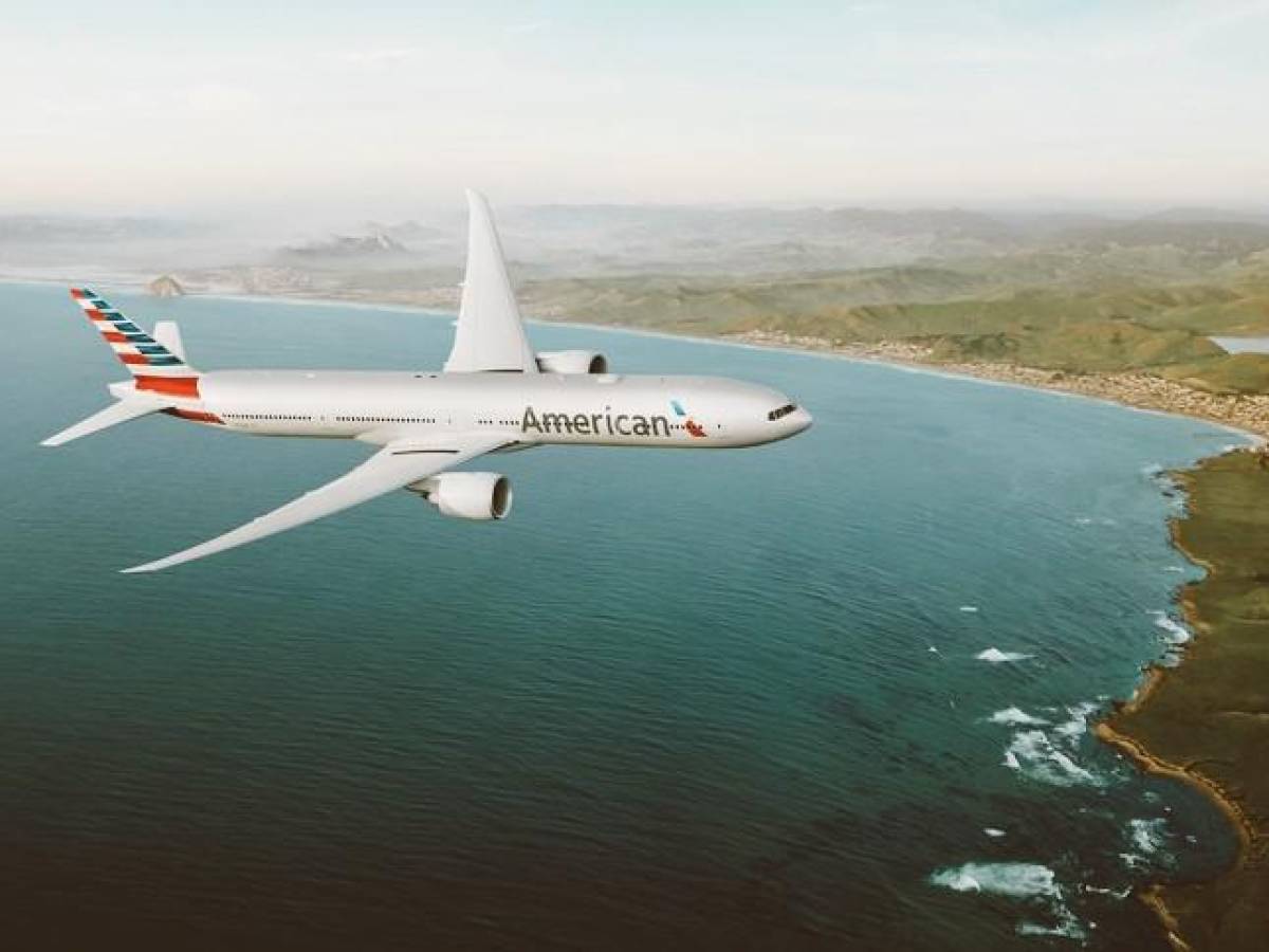 Los pilotos de American Airlines votan para autorizar la huelga
