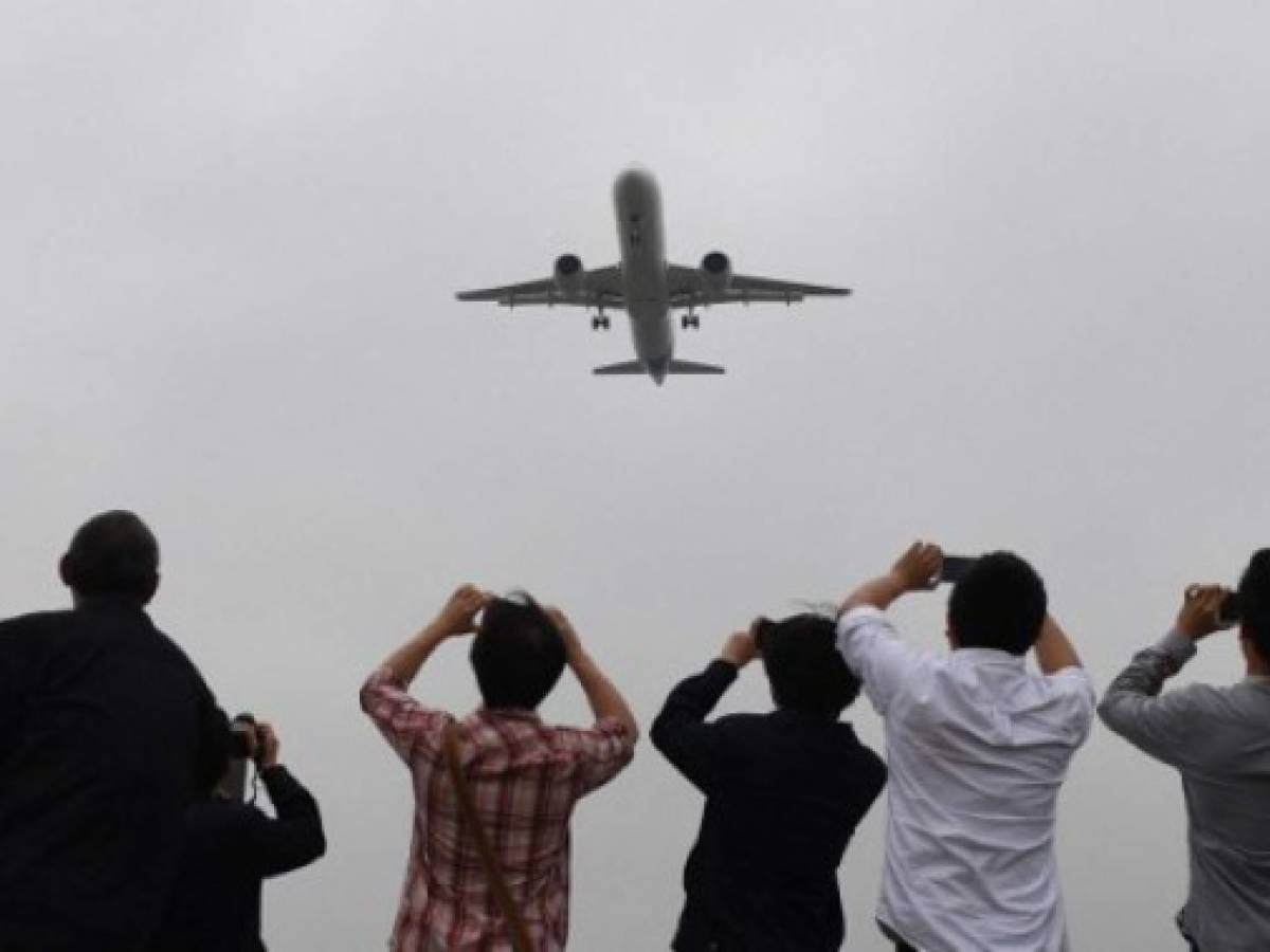 China celebra el vuelo inaugural de su primer avión comercial