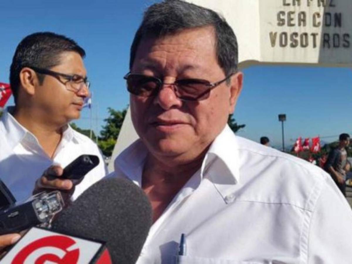 El Salvador: Fiscal confirma que investiga a funcionario del FMLN