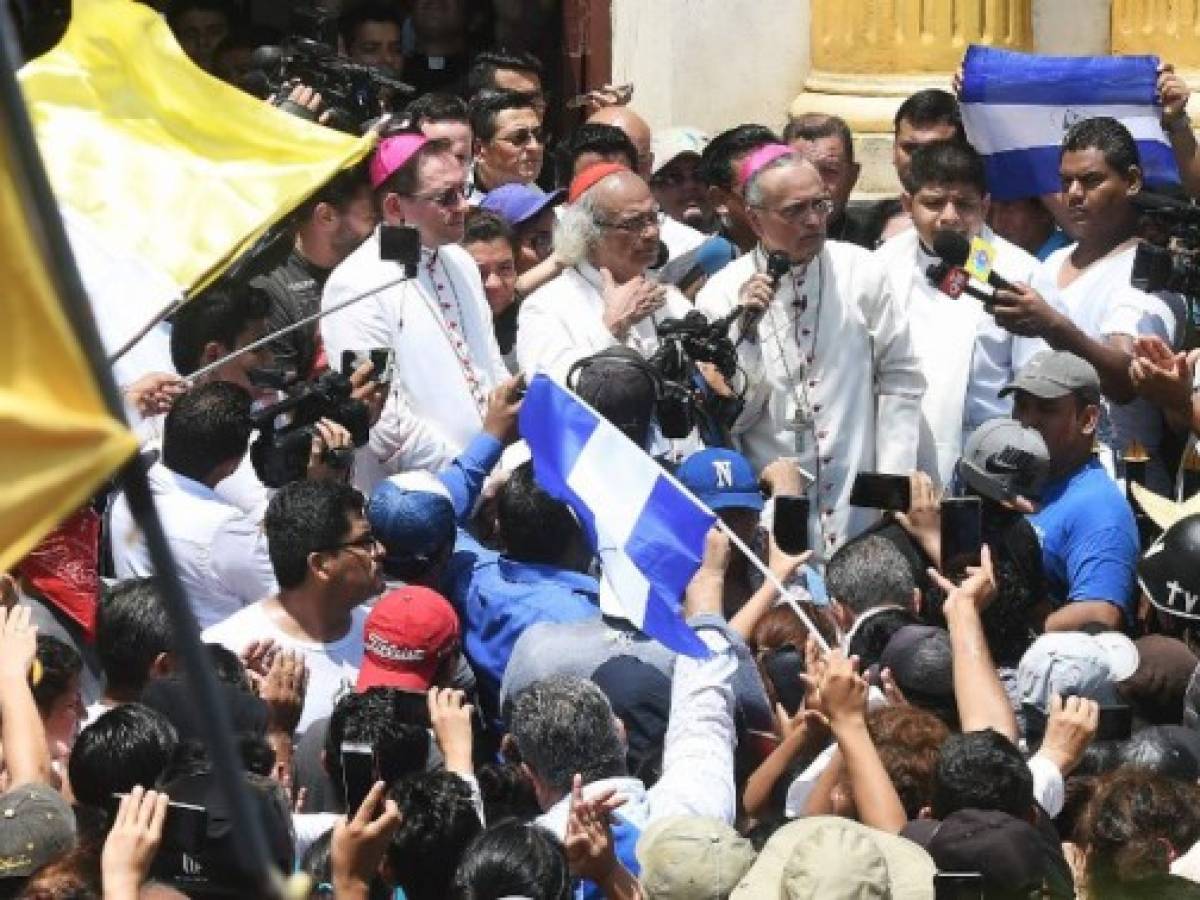 Nicaragua: Rechazan campaña del gobierno contra obispo de Managua
