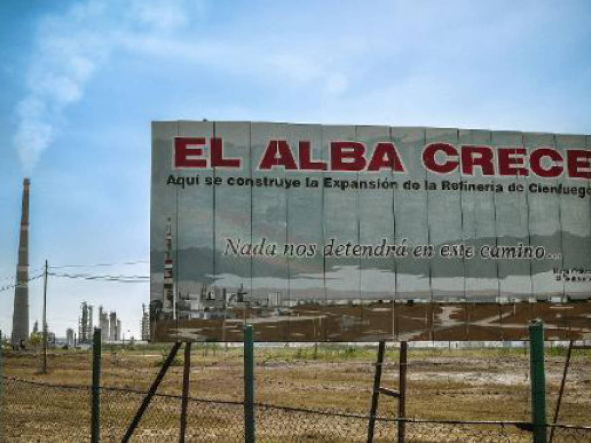 Superintendencia salvadoreña sanciona petrolera venezolana