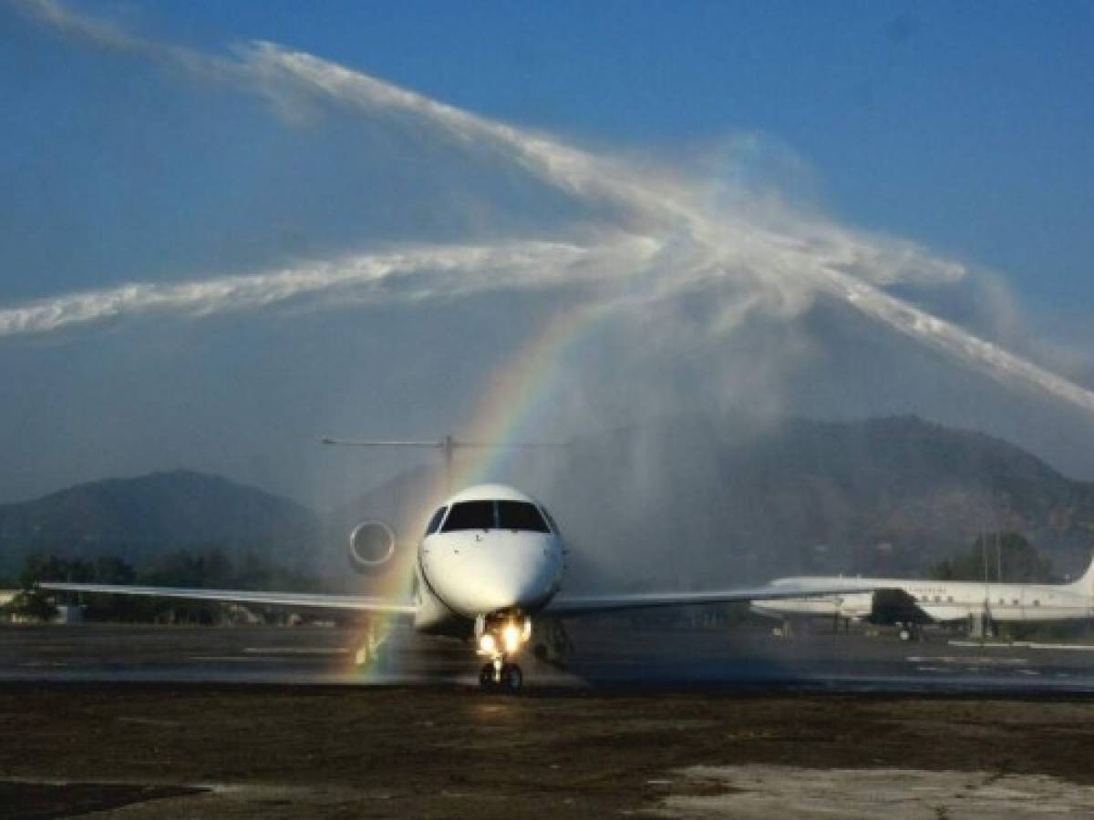 TAG refuerza su operación con vuelo San Salvador - Roatán