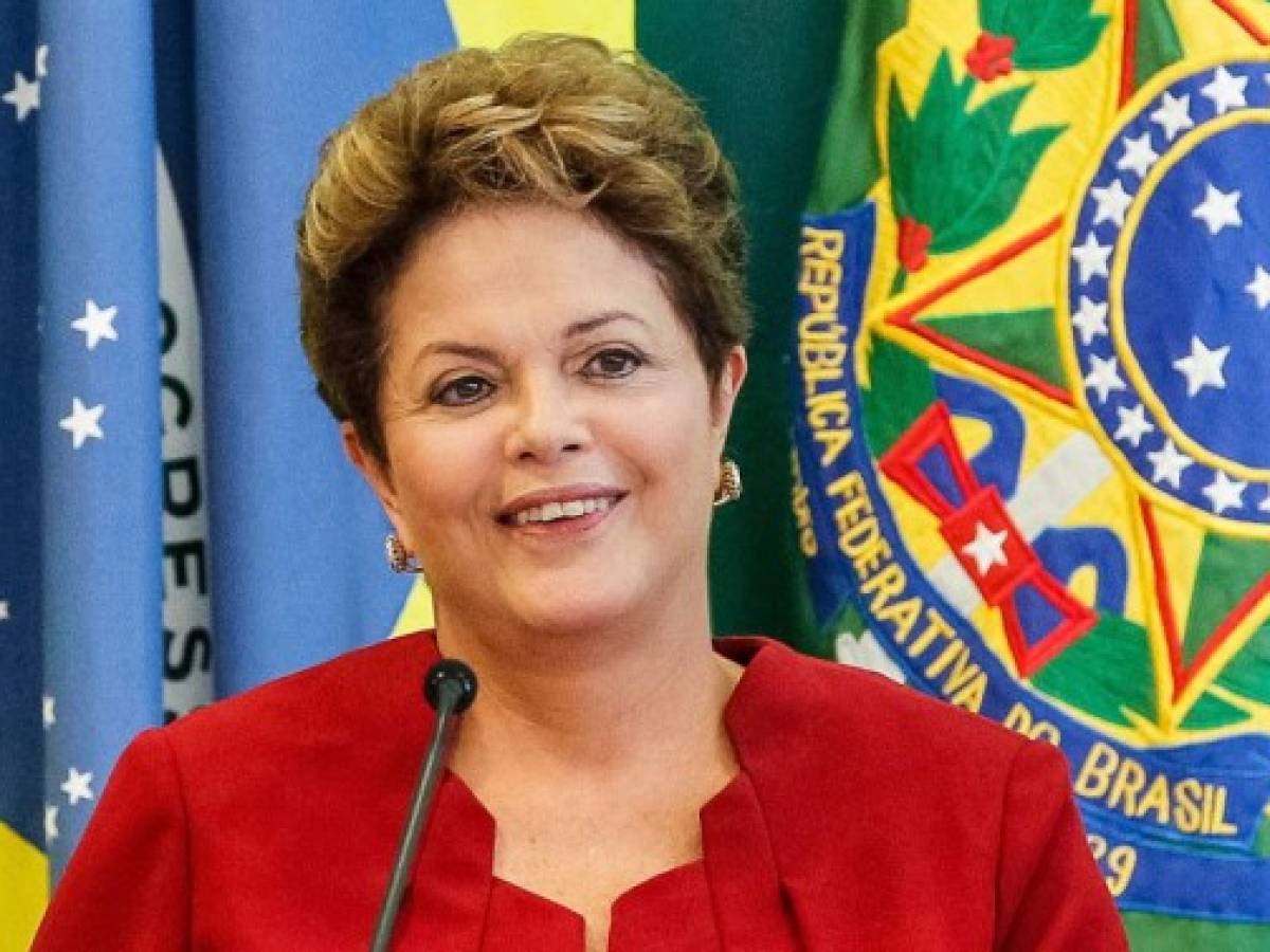 Rousseff batallará 'hasta el último minuto' para salvar su amenazada presidencia