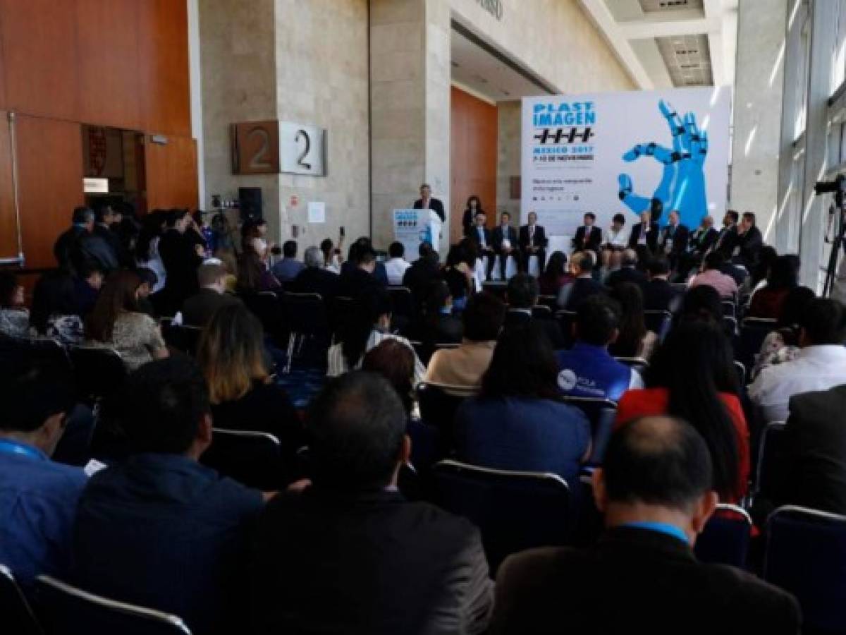 La industria del plástico mundial se reunió en México