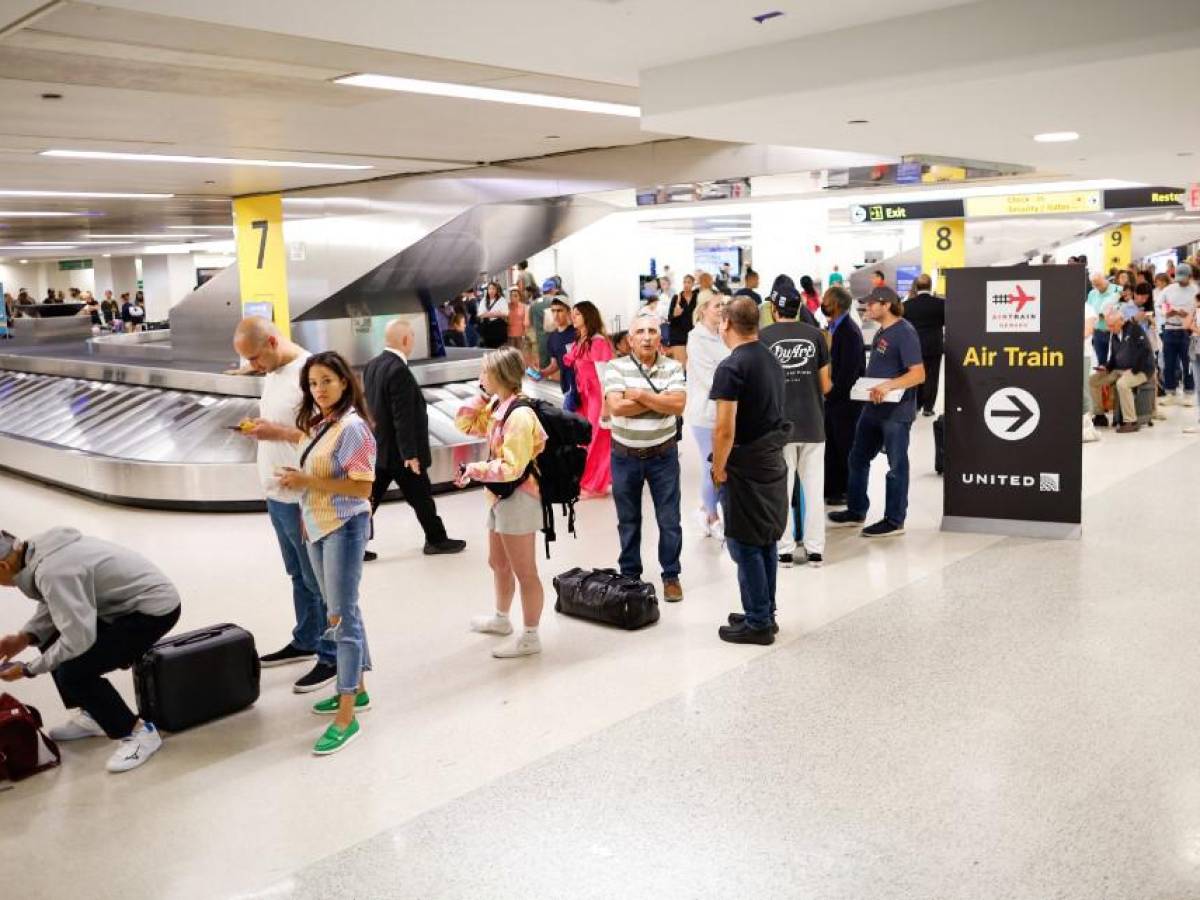 EEUU: viajeros siguen afectados por cancelaciones de vuelos por tormenta