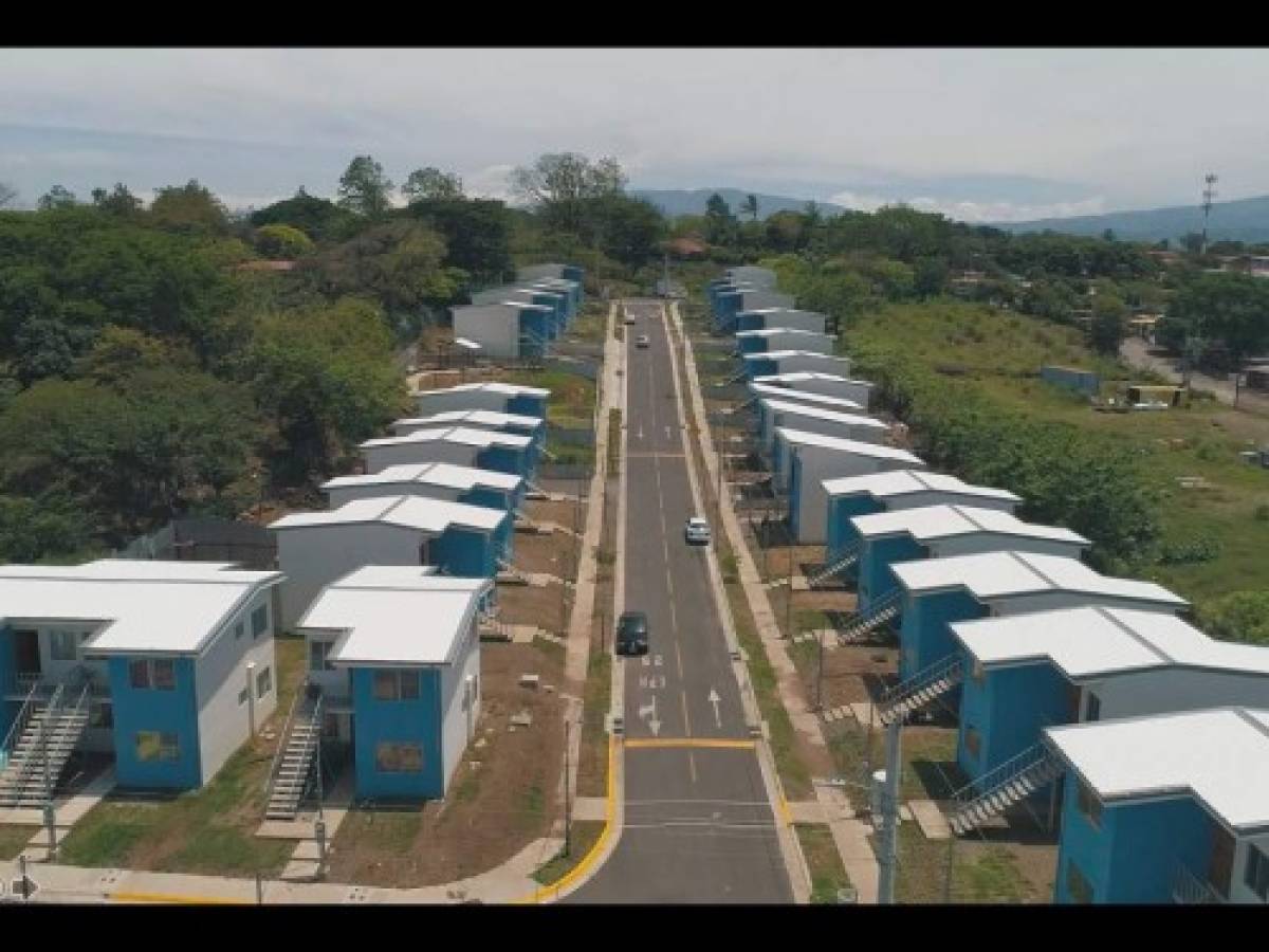 Costa Rica: 102 viviendas Eco-Sostenibles son construidas con la reutilización de 90 toneladas de plástico