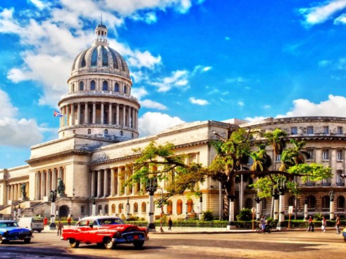 Karl Lagerfeld presentará en mayo desfile para Chanel en Cuba