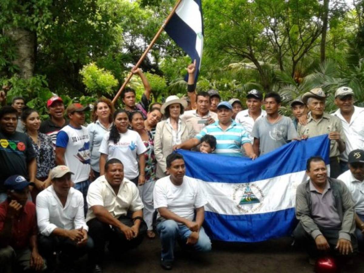 Bianca Jagger encabeza marcha campesina contra canal en Nicaragua