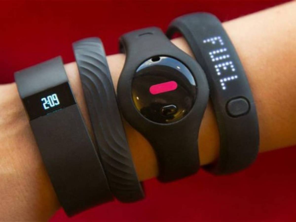 Fitbit y Apple reinan en 'wearables'