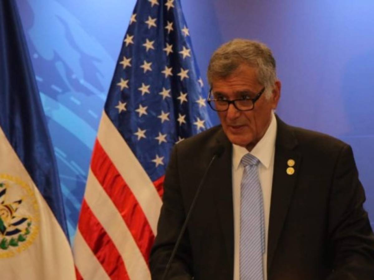 El Salvador: Renuncia presidente del Banco Central de Reserva