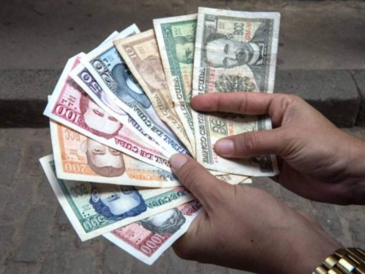 Adiós a la doble moneda en Cuba ¿cuál será el costo para la gente?