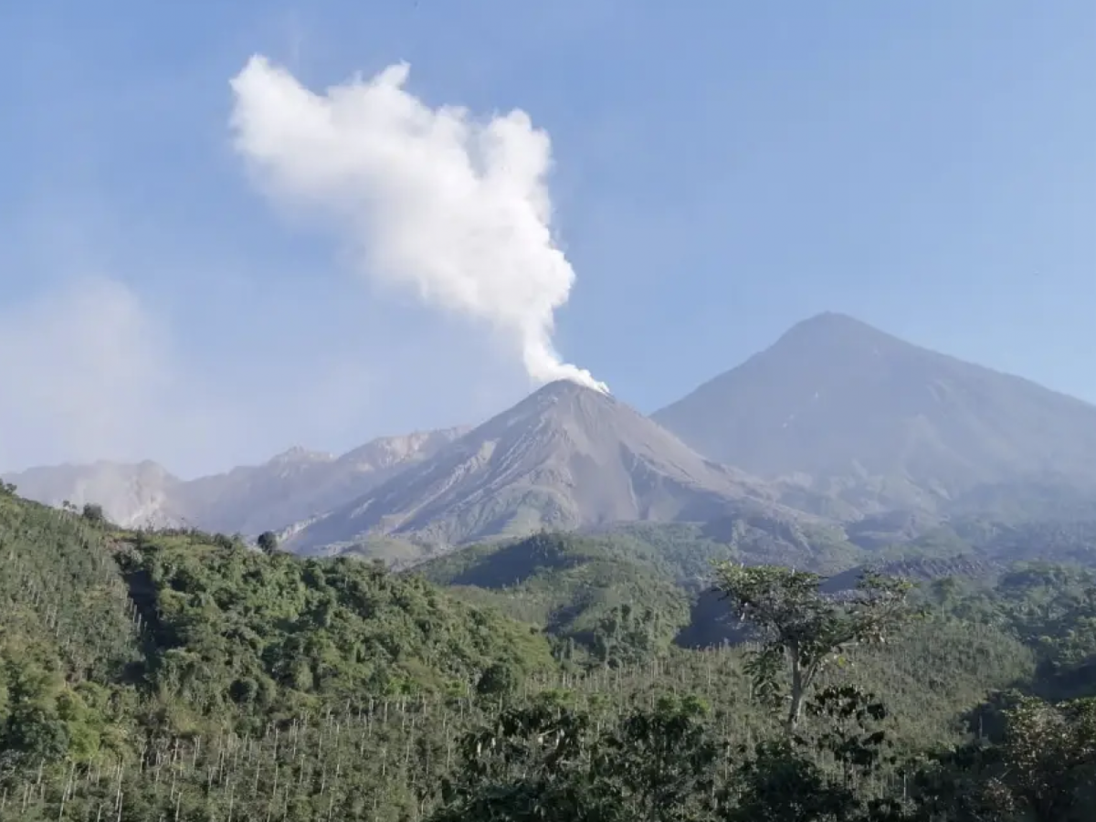 Guatemala: Volcán de Fuego y Santiaguito mantienen actividad
