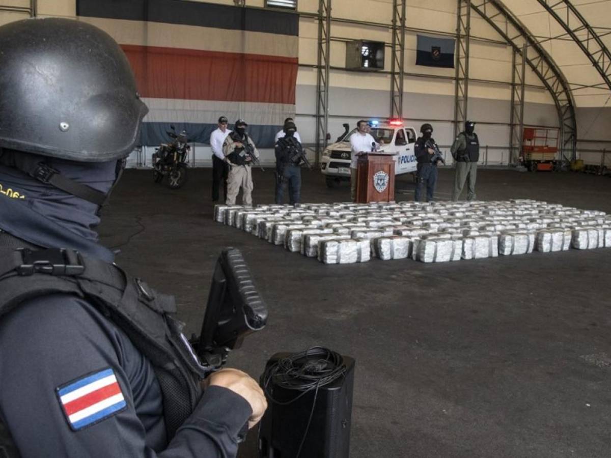 Costa Rica decomisa más de dos toneladas de cocaína que iban a Bélgica