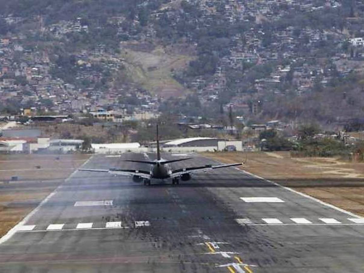 Buscarán habilitar el Aeropuerto Toncontín para vuelos regionales