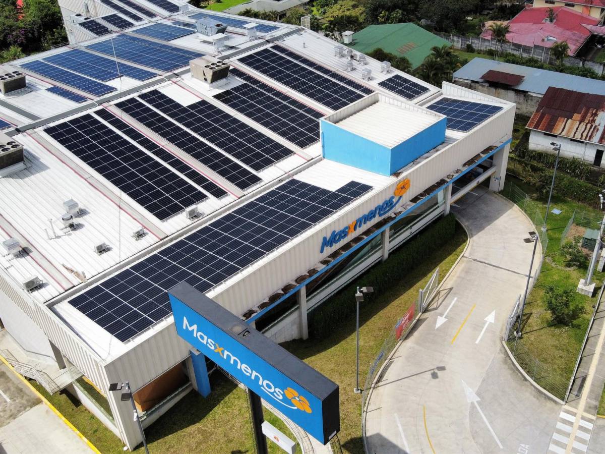 Walmart México y CA planea instalar 77 sistemas fotovoltaicos en la región