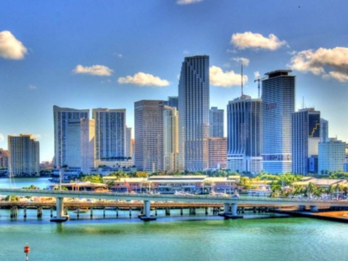 Miami quiere brillar con sus 'iguanacornios'