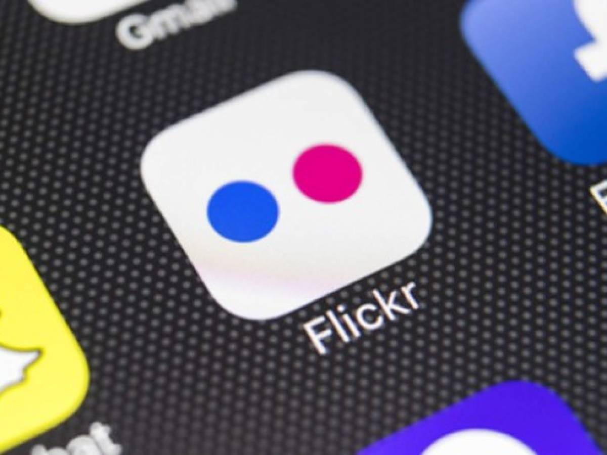 Flickr urge ayuda financiera a sus usuarios para no desaparecer