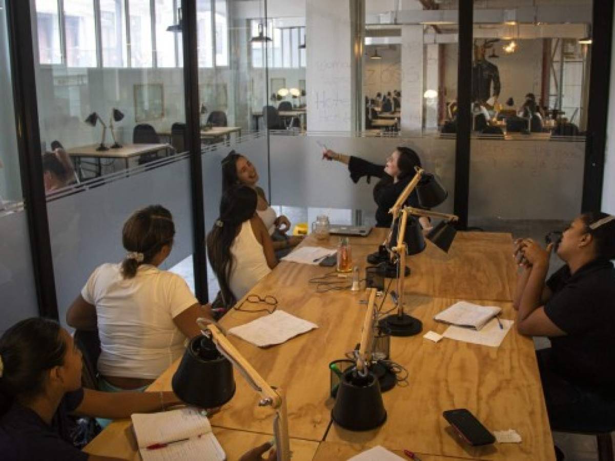 5 profesiones para viajar y trabajar al mismo tiempo