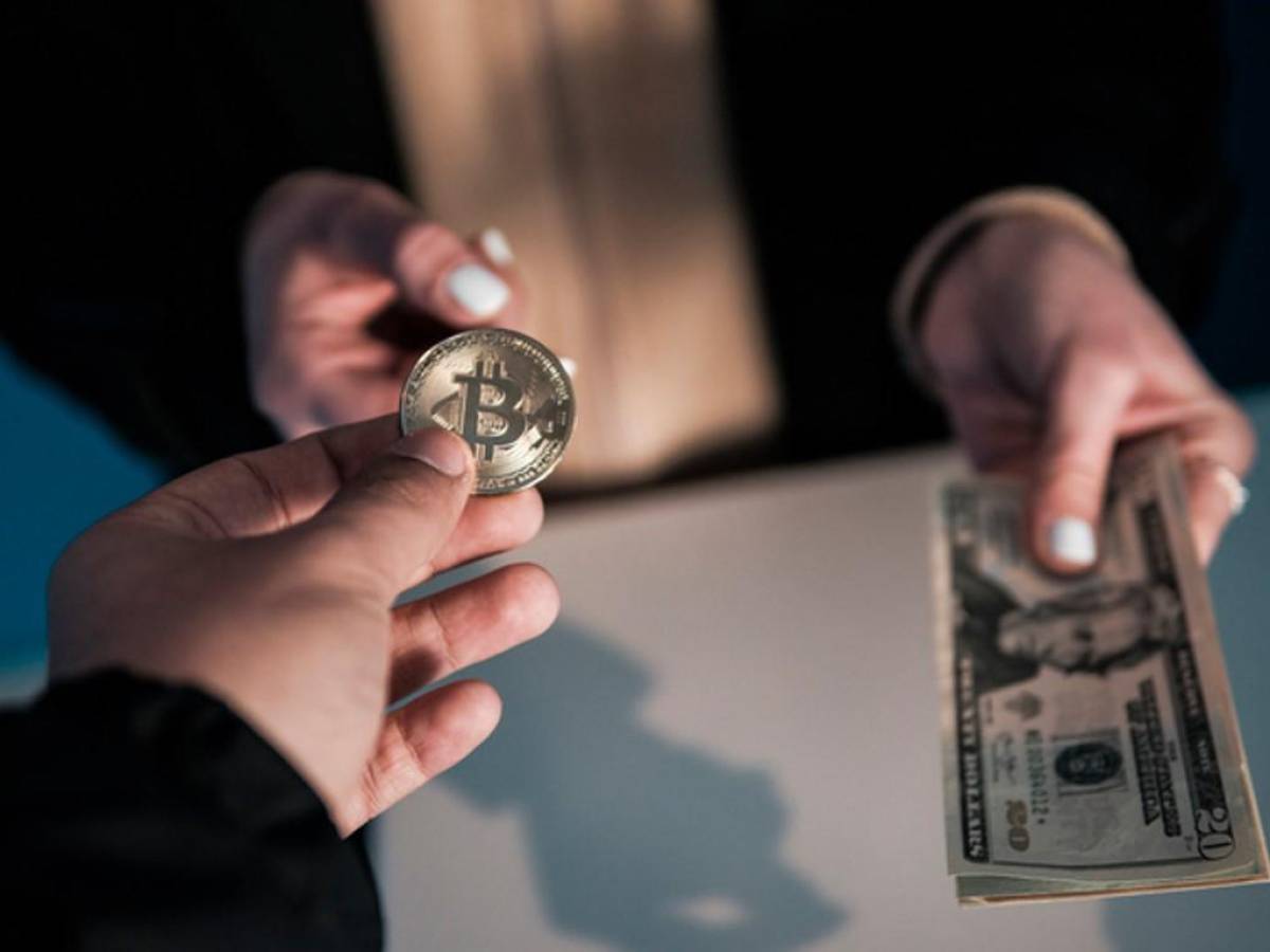 ¿Qué papel juega el bitcoin en la estrategia de ahorro e inversión de una empresa?