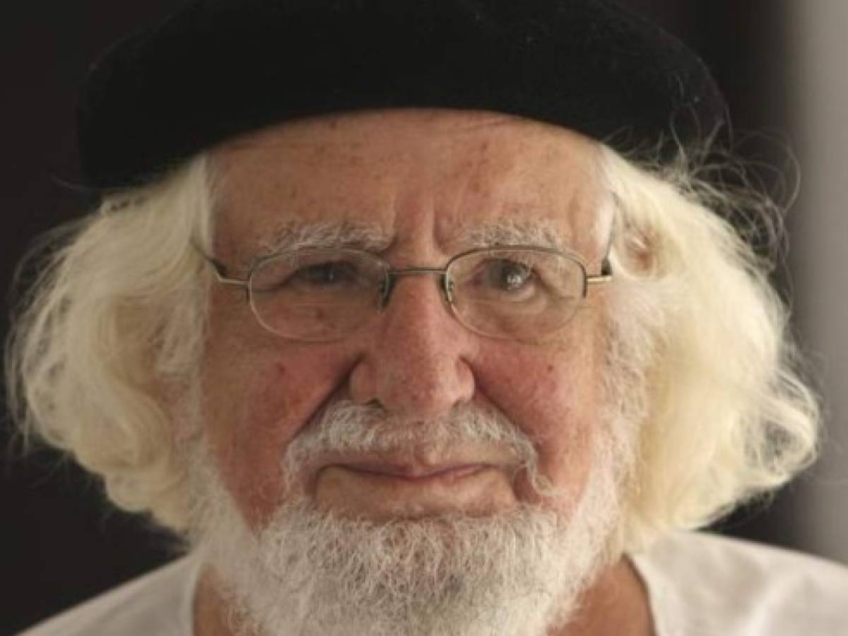 Nicaragua: piden cese de hostigamiento a poeta Ernesto Cardenal