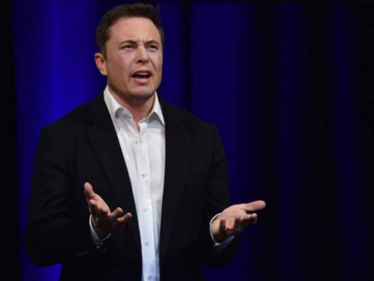 Elon Musk podrá tuitear solo con la aprobación de un abogado