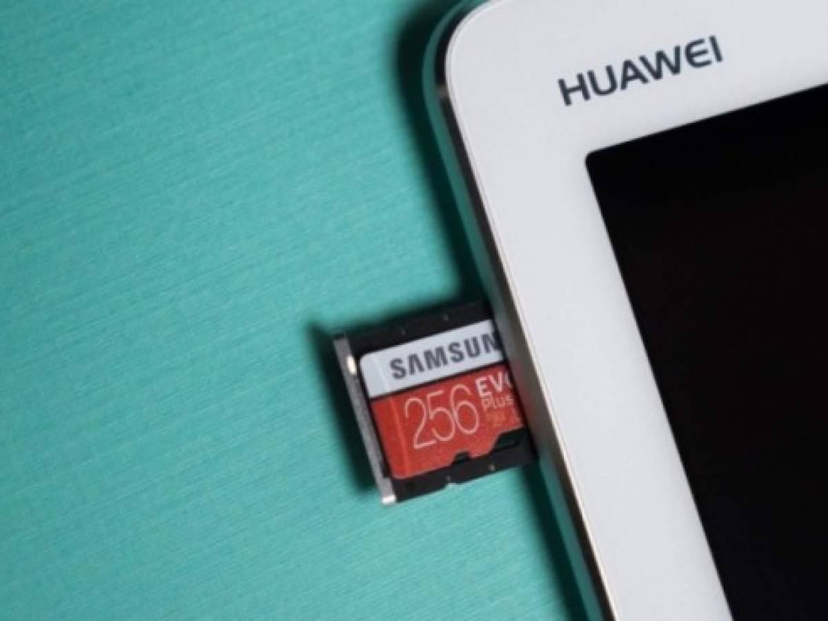 Los teléfonos de Huawei no podrán usar tarjetas microSD por la presión de Estados Unidos