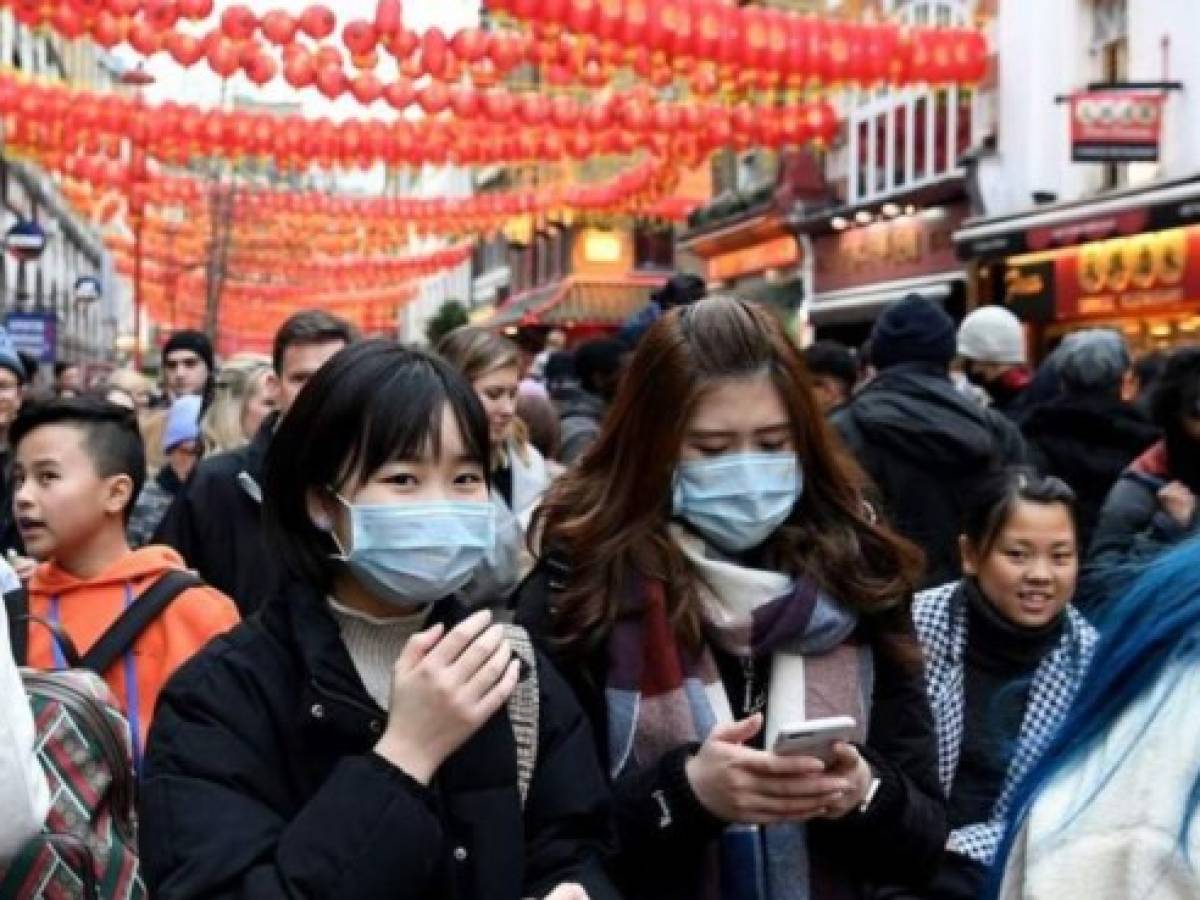 China sustituye la producción de iPhones por máscaras de protección por coronavirus
