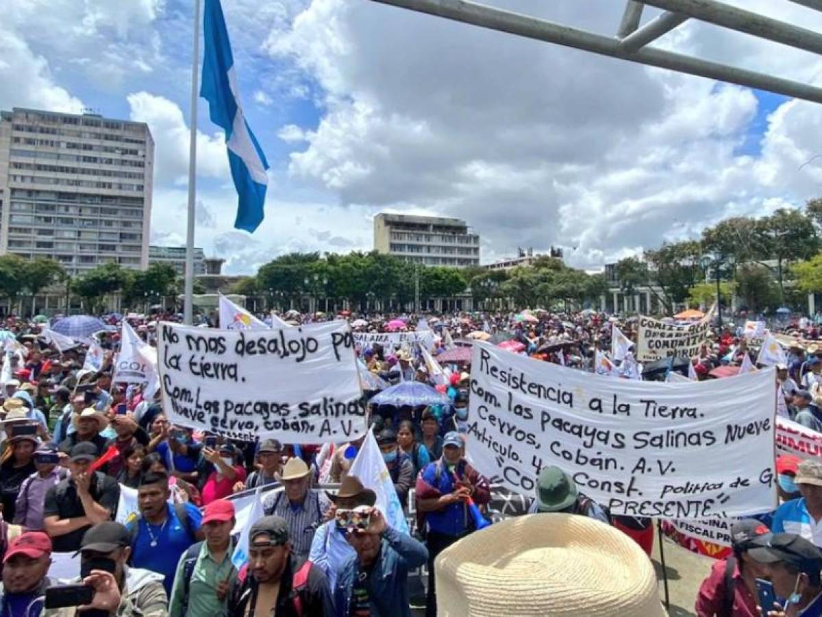 Guatemala: Manifestantes salen a las calles y piden renuncia de funcionarios