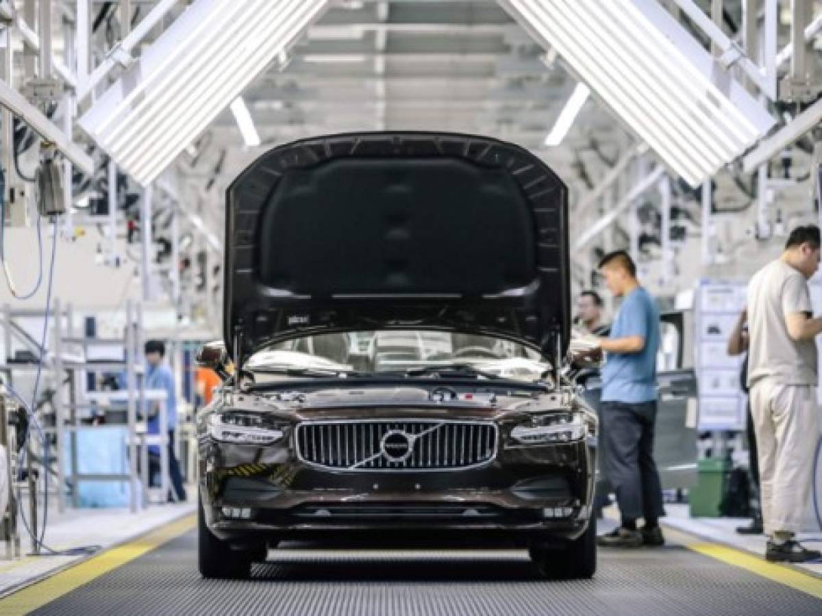 Volvo se pone las baterías, solo fabricará autos eléctricos e híbridos desde 2019