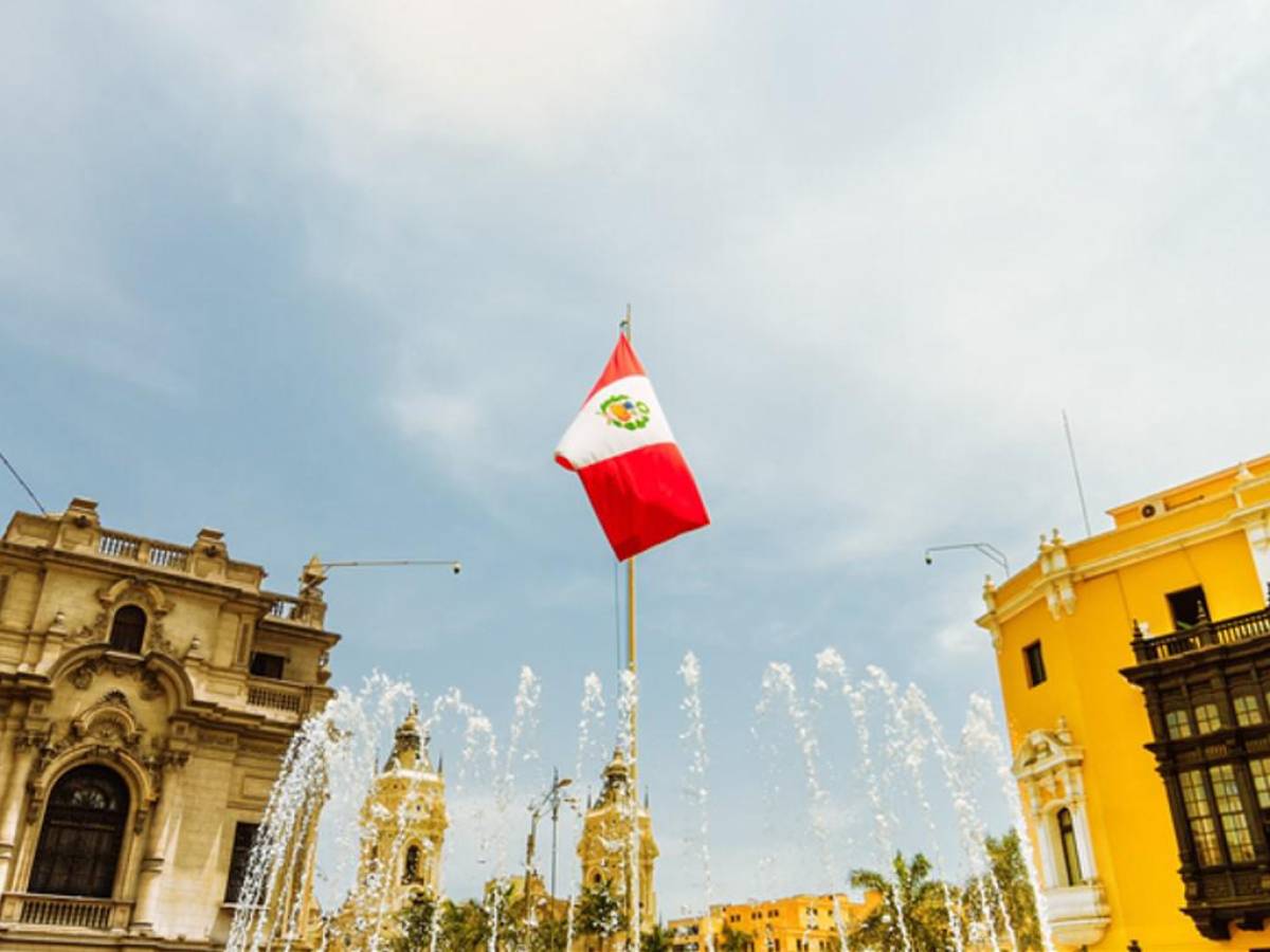 Perú sigue en recesión tras volver a contraerse su economía en septiembre