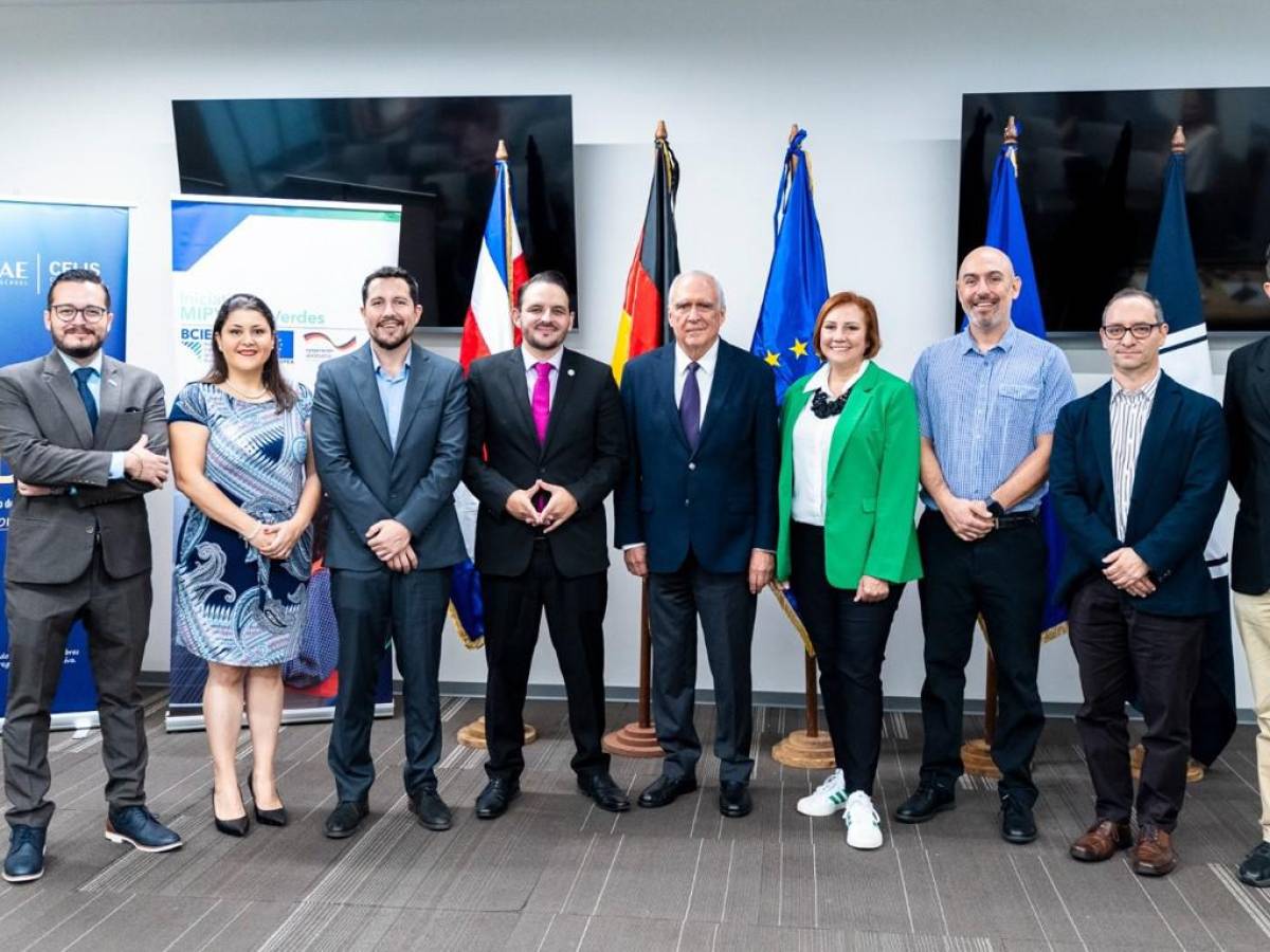 Firman convenio de cooperación técnica para apoyar mipymes de mujeres