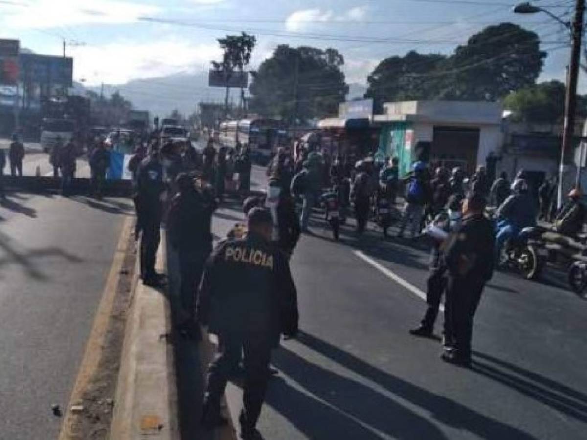 Guatemala: Veteranos del Ejército levantan bloqueos y van diálogo