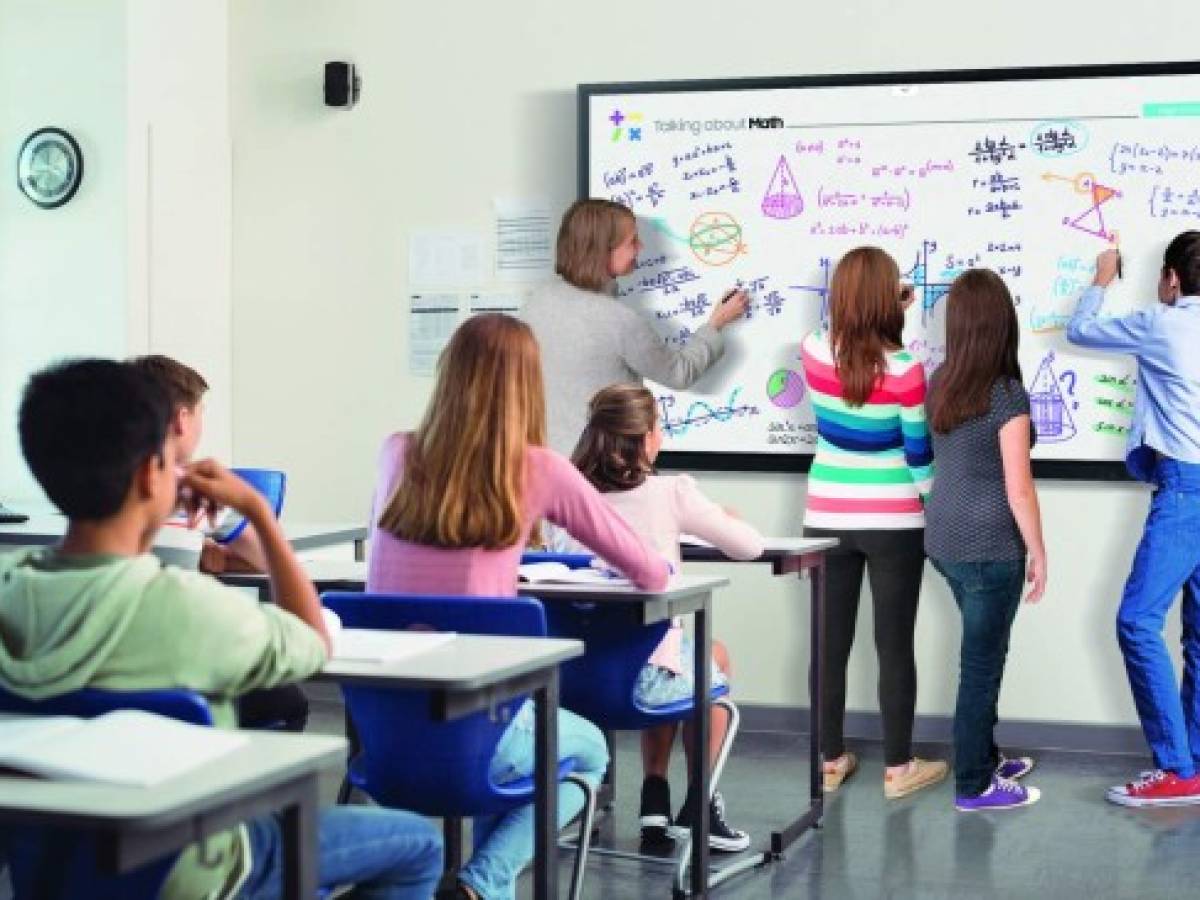 Samsung crea la próxima generación de aprendizaje con su nueva pantalla Flip 85”