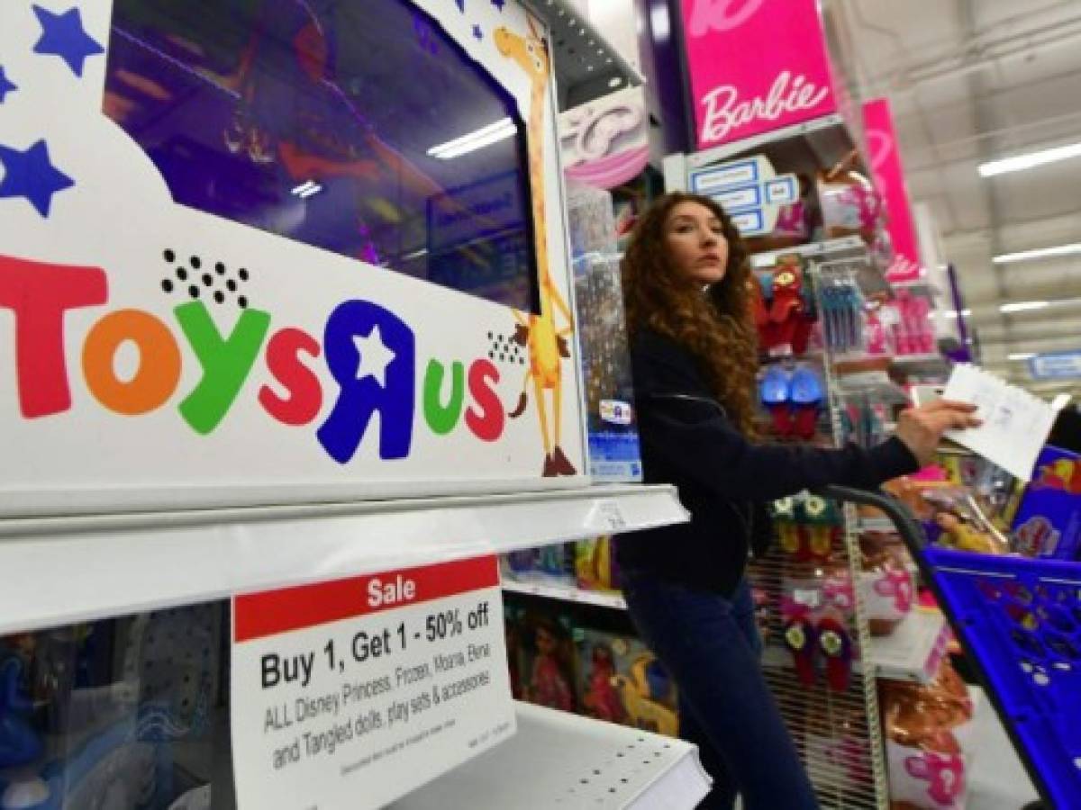 El multimillonario detrás de las Bratz quiere salvar Toys R Us