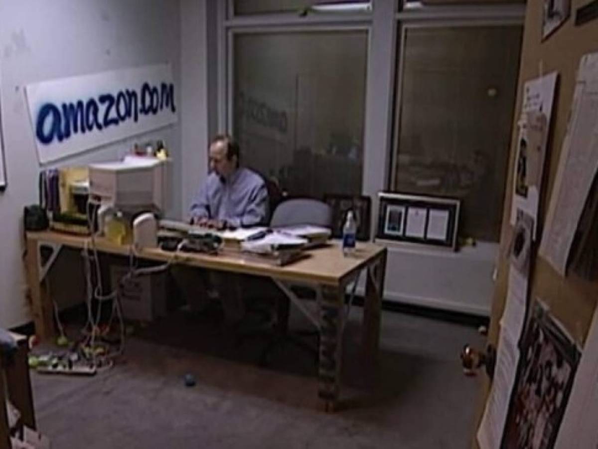 ¿A qué se dedicaba Jeff Bezos antes de fundar Amazon hace 25 años?