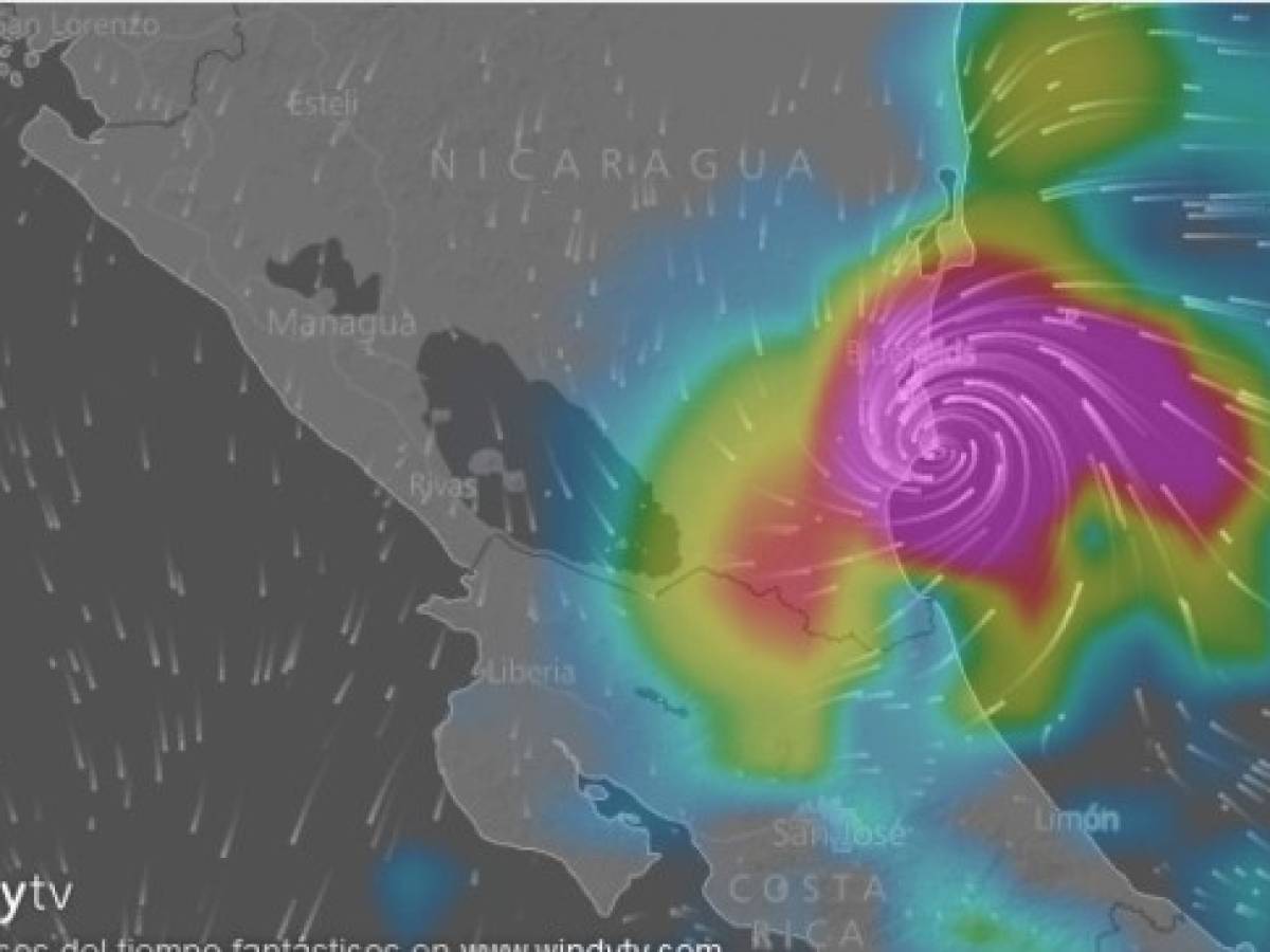 Actualización: Otto impacta Nicaragua como huracán categoría 2