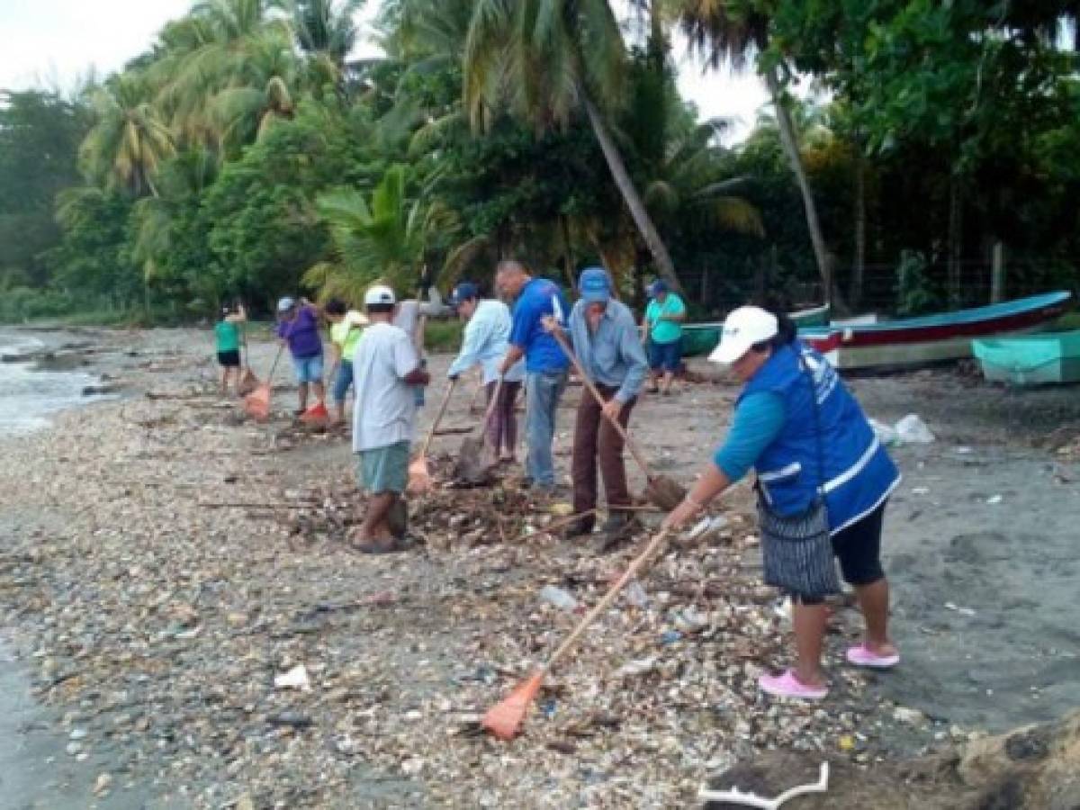 Guatemala busca frenar 'isla de basura' en el Caribe