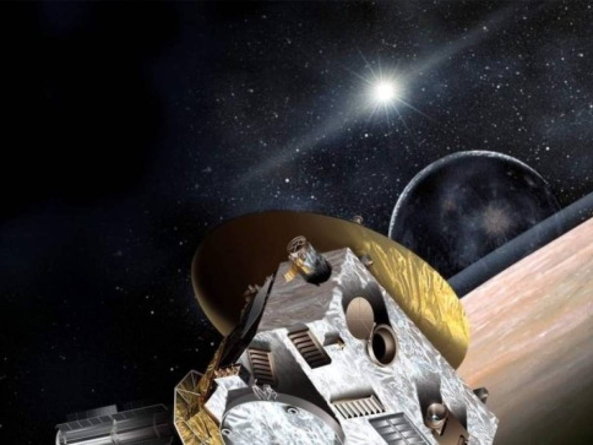 Hawking felicitó a NASA por llegar a Plutón