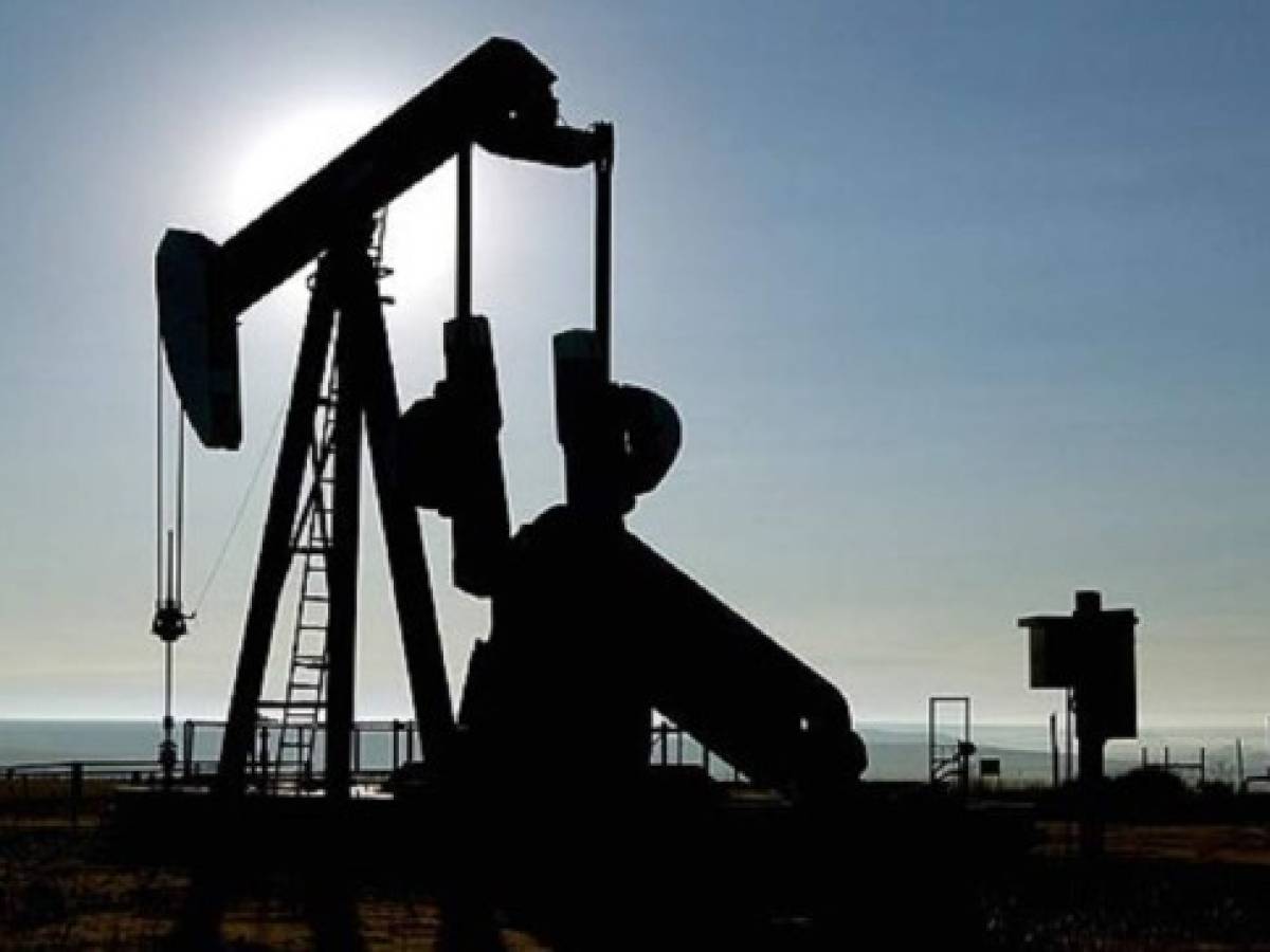 Petróleo: se viene recorte de producción