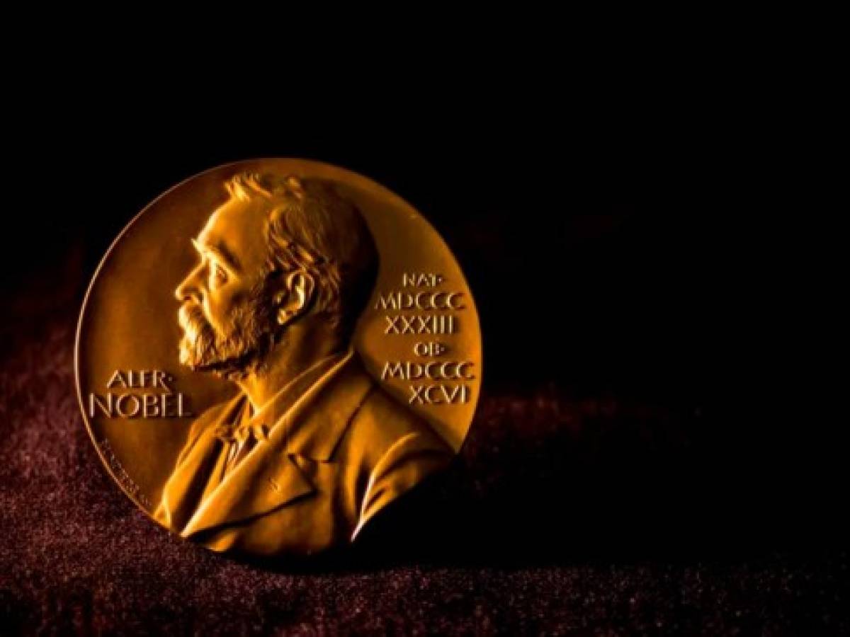 La controversia acecha los premios Nobel de Paz y Literatura