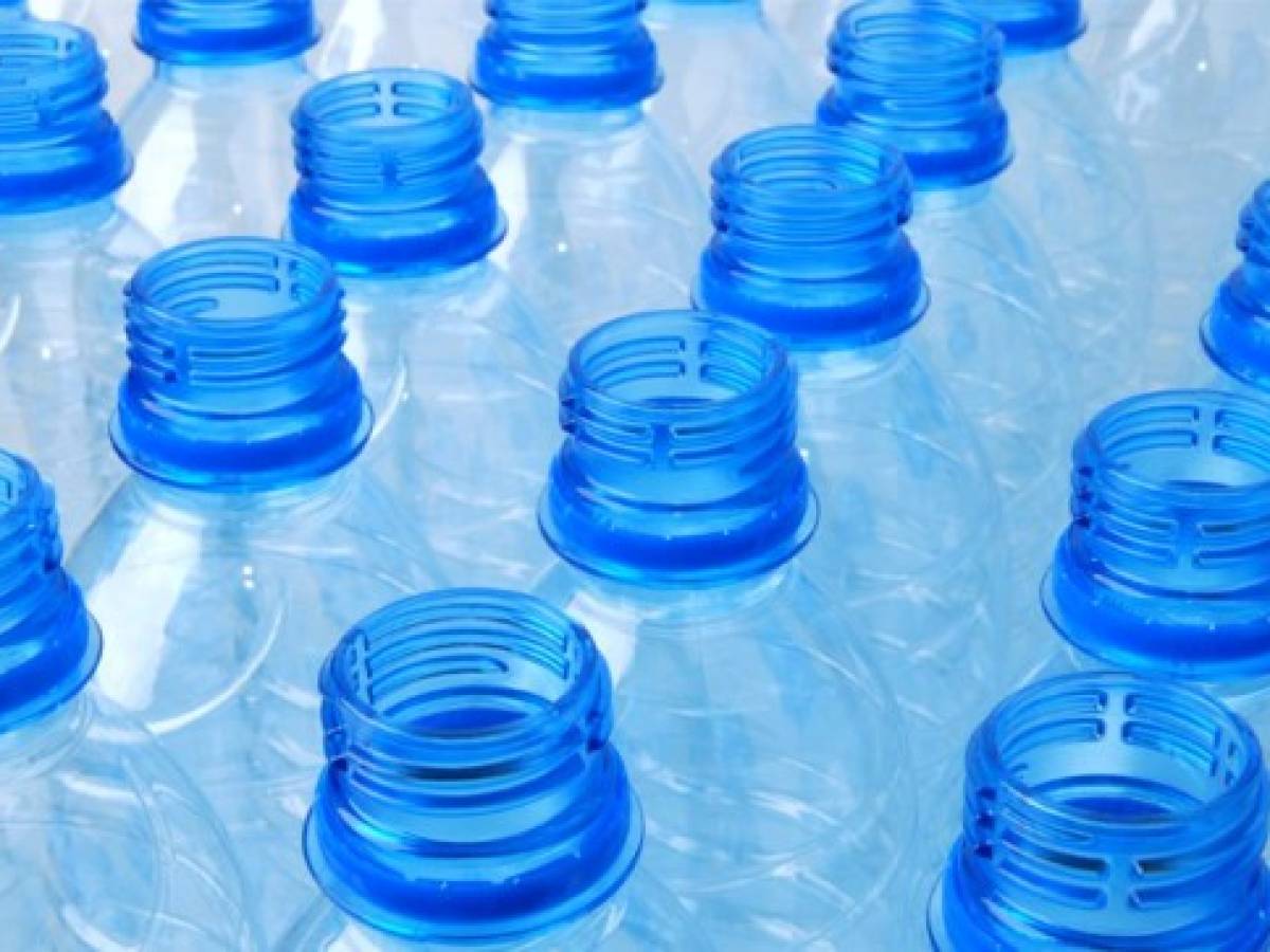 Los 28 países de la UE apoyan prohibición de plásticos de uso único