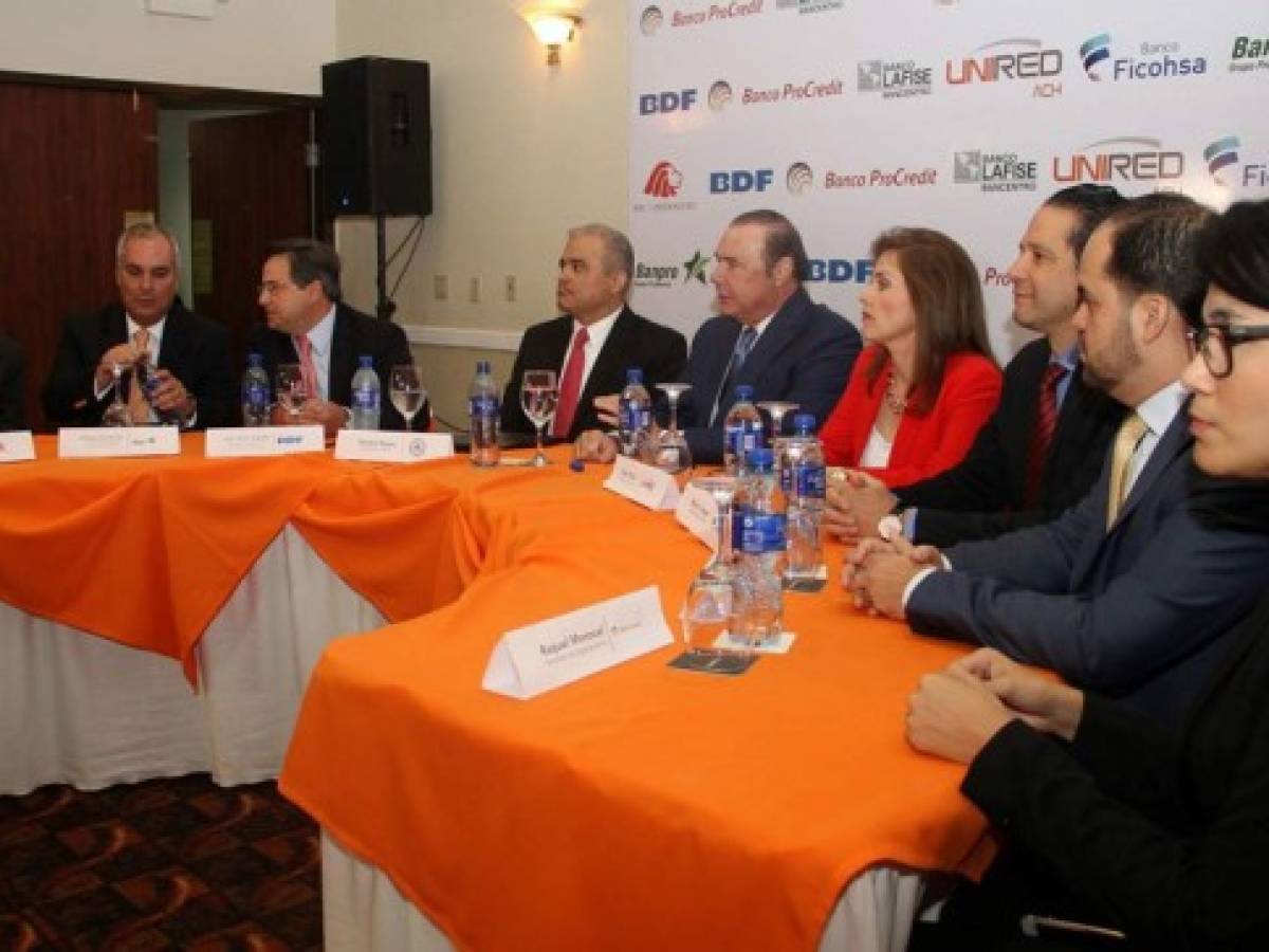 Banca nicaragüense da un nuevo paso hacia la modernización