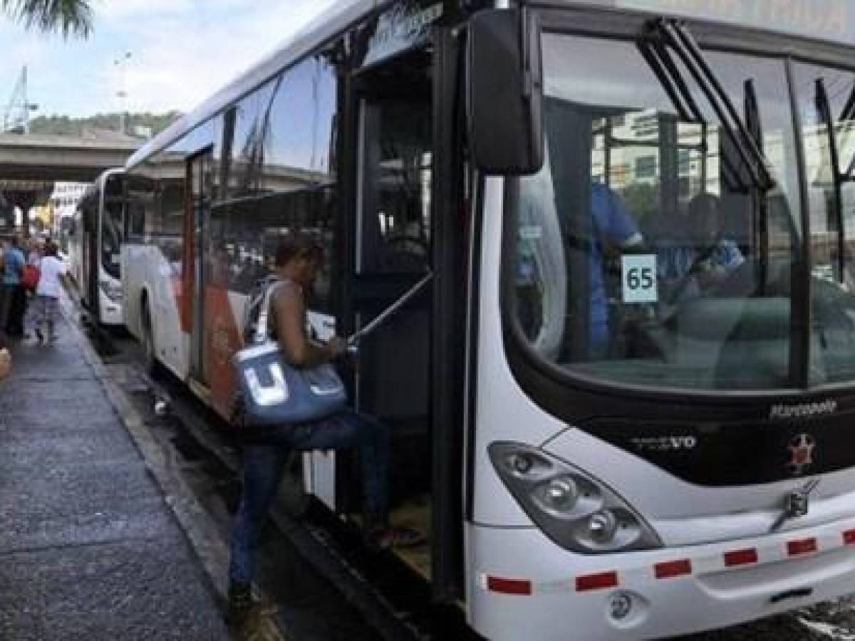 Gobierno de Panamá otorga US$8 millones al sector transporte para evitar alzas en el pasaje