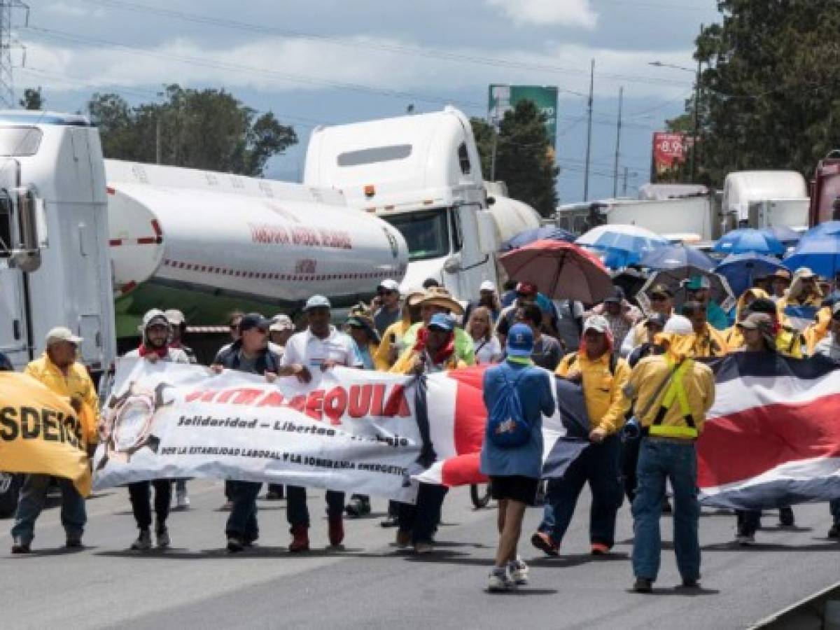 Costa Rica: Se estanca el diálogo entre acusaciones del gobierno y sindicatos