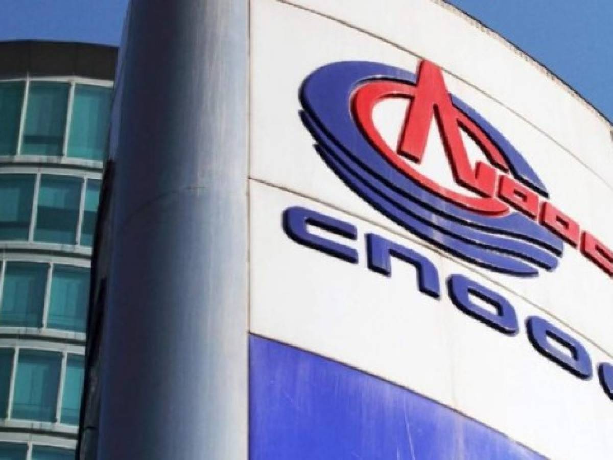 SyP retira al grupo petrolero chino CNOOC de los índices bursátiles tras sanciones de EE.UU.