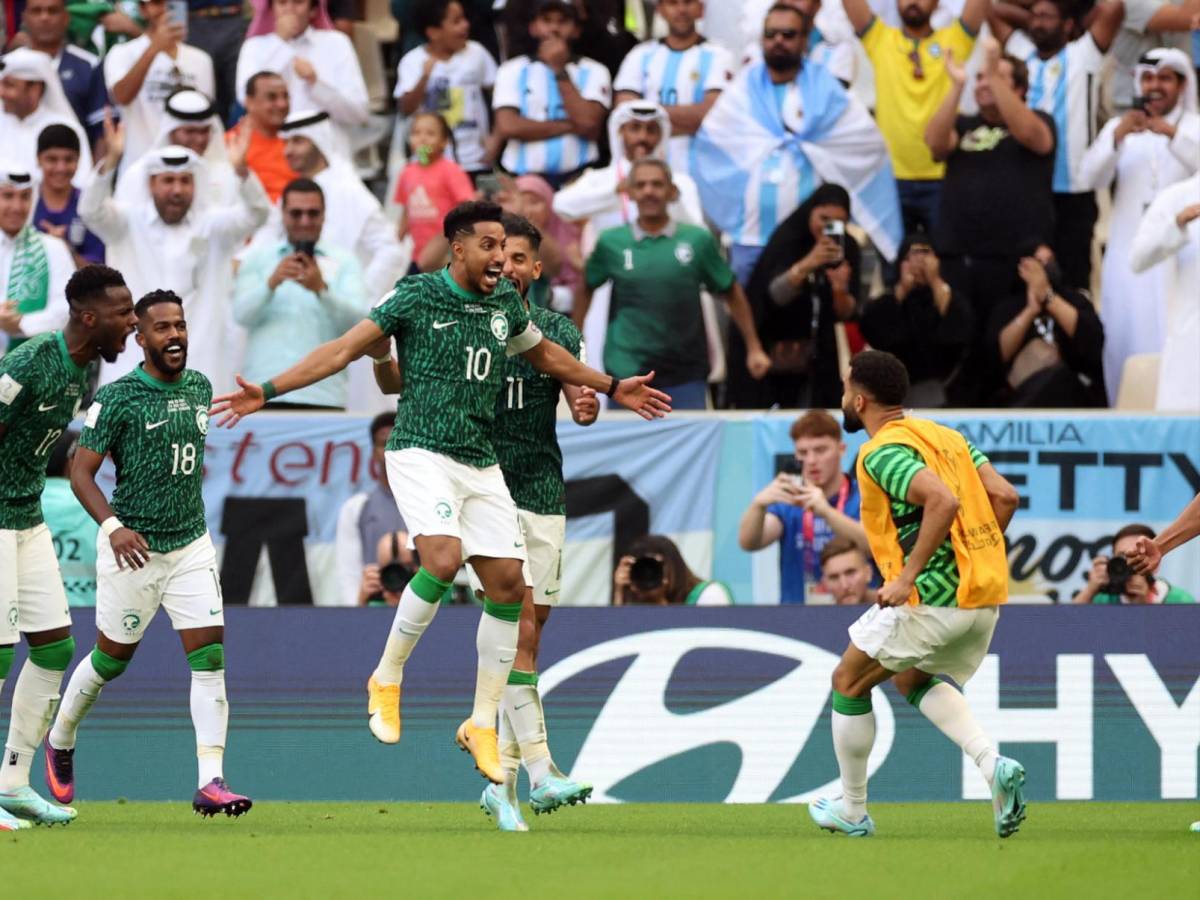 Rey saudita decreta feriado nacional tras victoria de la selección frente a Argentina