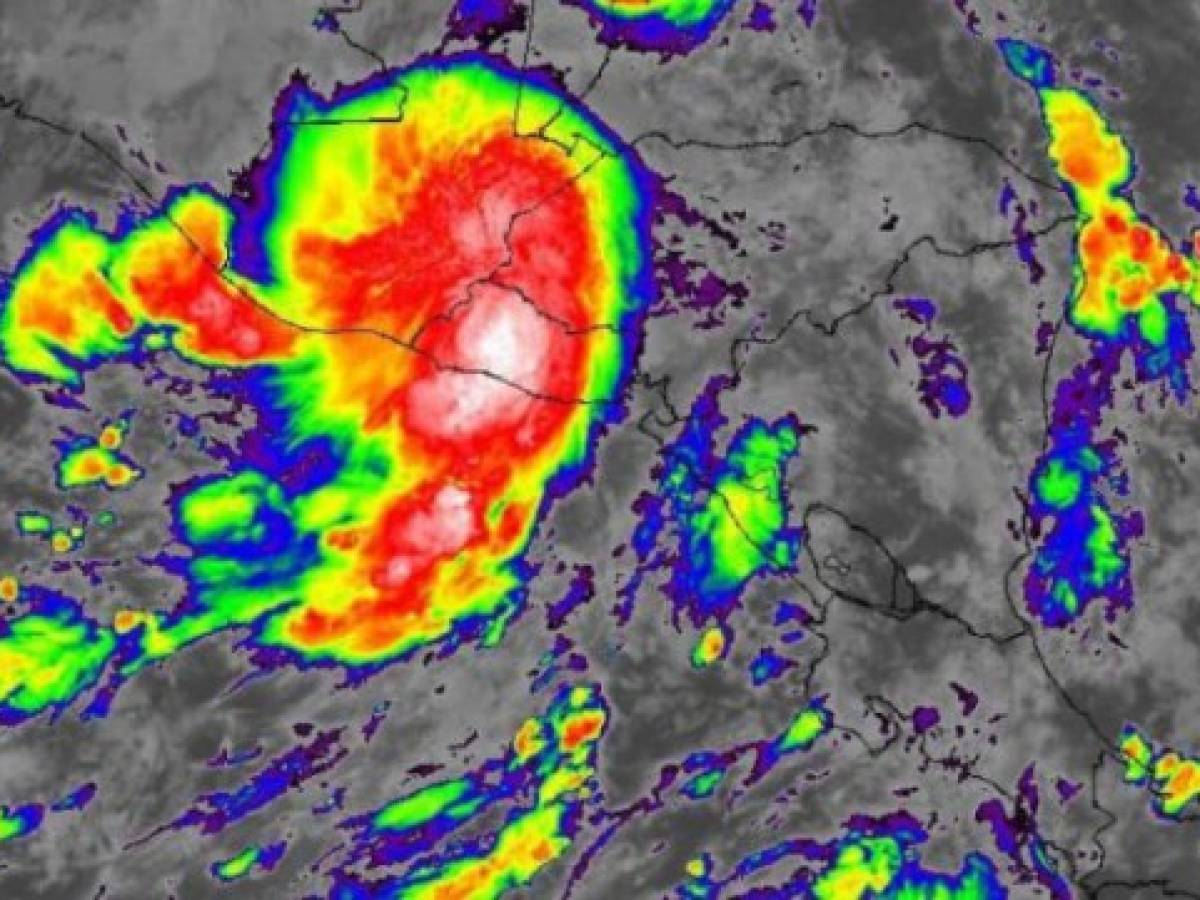 Tormenta Amanda deja muerte y destrucción en El Salvador y Guatemala