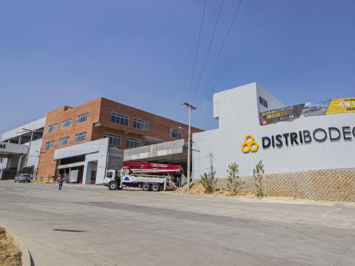 Calidad Inmobiliaria inaugura Distribodegas 5 en zona 4